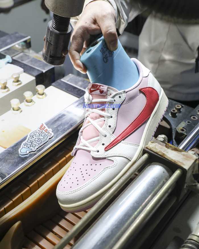 Travis Scott x Air Jordan 1 Low OG Shy Pink Pack Tropical Pink 2026 GS ( A1)