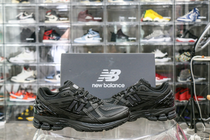 New Balance 1906U Triple Black