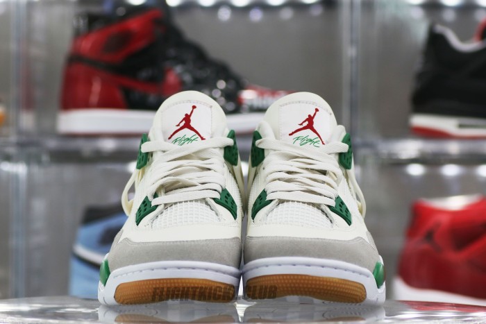 US Warehouse: Nike SB x Air Jordan 4 “Pine Green” 2023 ( A1)