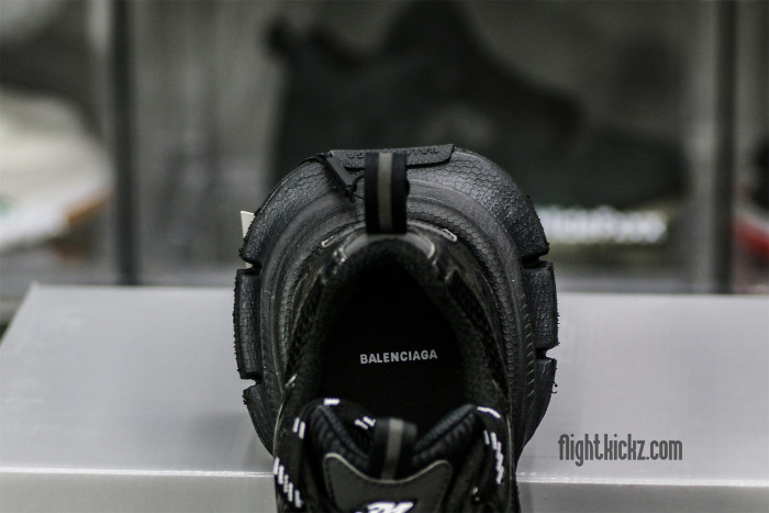 Balenciag*  3XL Runner Black