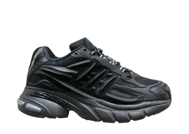 Pharrell x adidasAdistar Jellyfish “Triple Black”