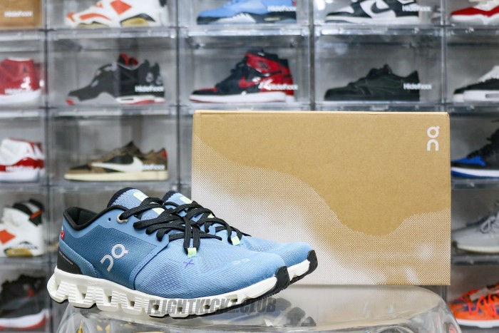 On Cloud X 3 Pewter White