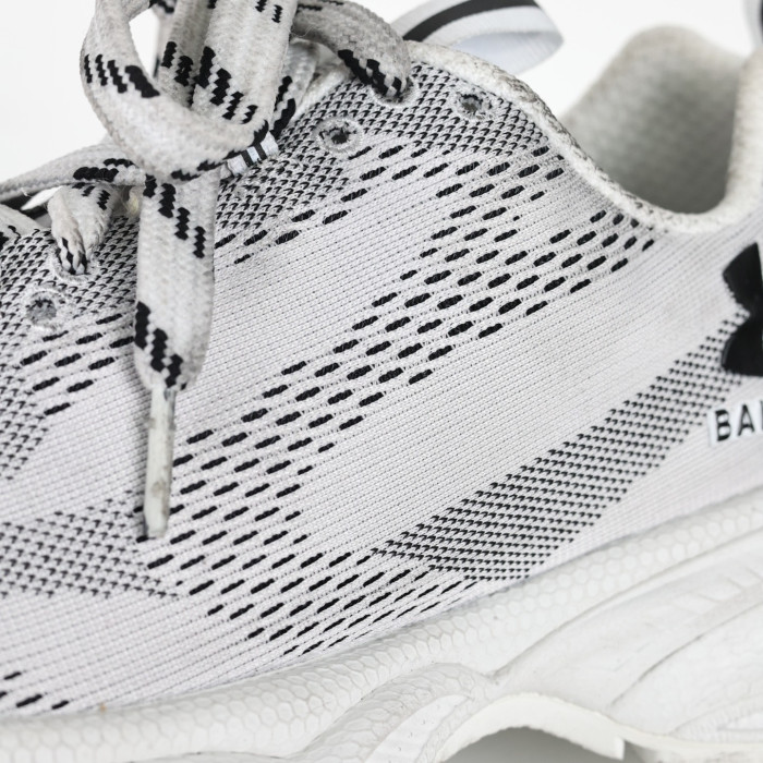 Balenciaga x Under Armour 3XL sneakers in white and black