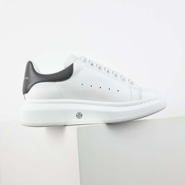 Alexande* McQuee* Oversized Extra White Grey