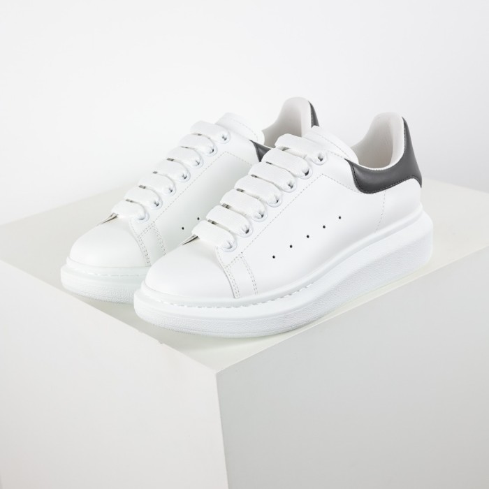 Alexande* McQuee* Oversized Extra White Grey