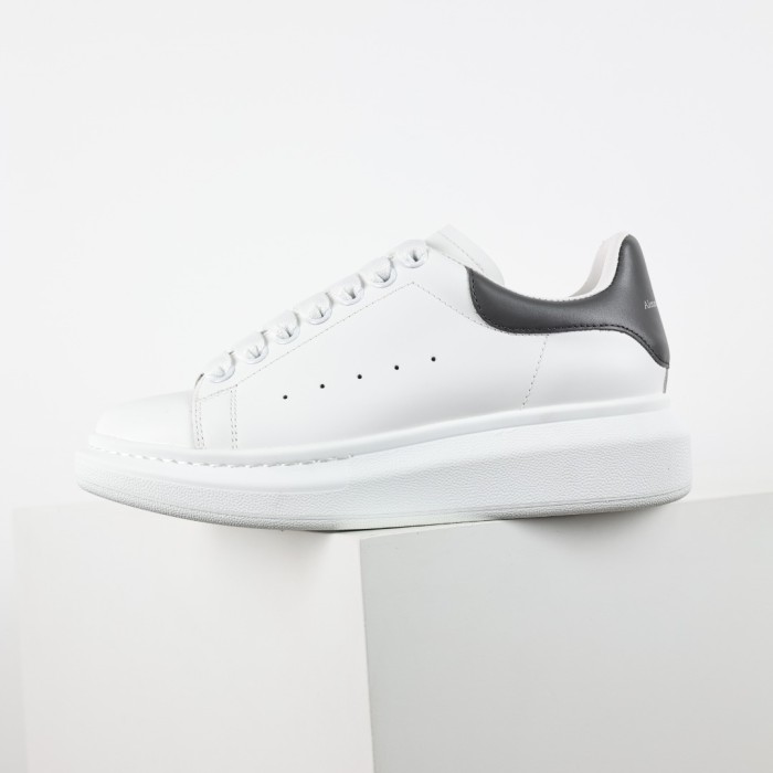 Alexande* McQuee* Oversized Extra White Grey
