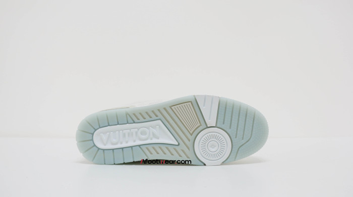 Lou1s Vuitt0n Trainer White Signature