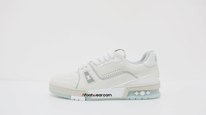 Lou1s Vuitt0n Trainer White Signature