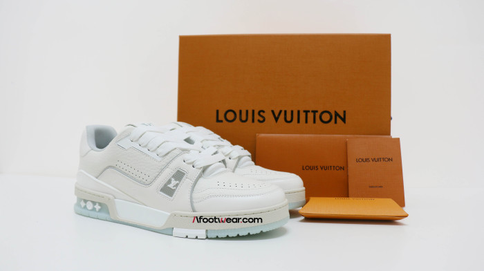 Lou1s Vuitt0n Trainer White Signature