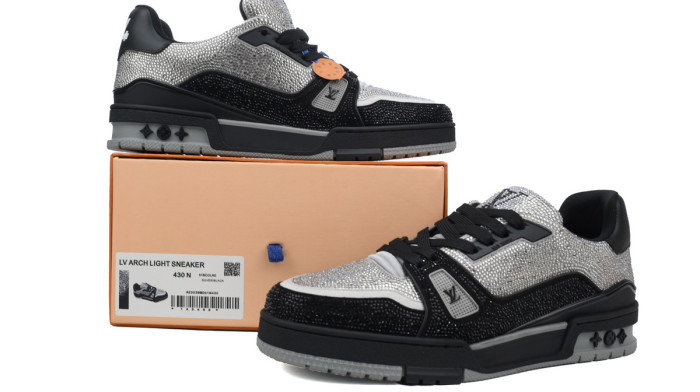 Louis Vuitton Trainer Black Silver Diamond