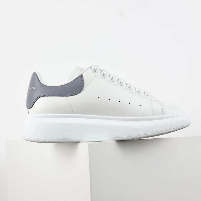 Alexande* McQuee* Oversized Sneaker 'White Grey'