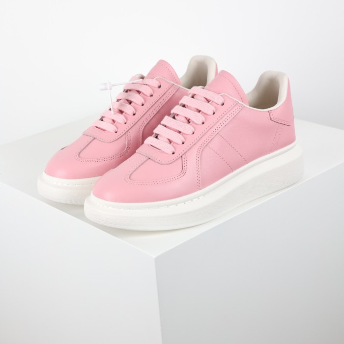 Alexande* McQuee* Oversized Retro Sneaker