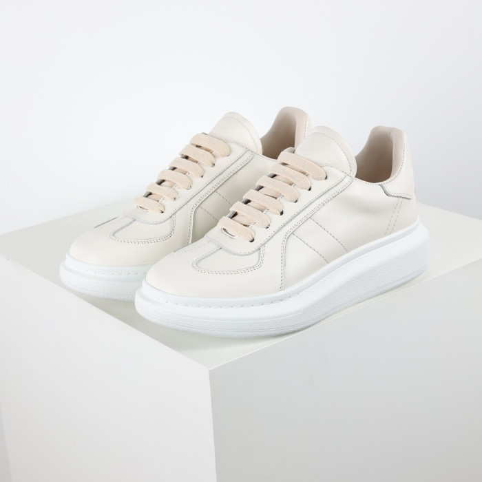 Alexande* McQuee* Oversized Retro White