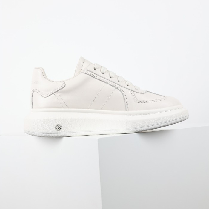 Alexande* McQuee* Oversized Retro White