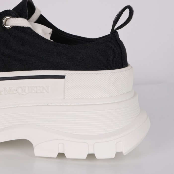 Alexande* McQuee* Tread Slick Low Lace Up Black White