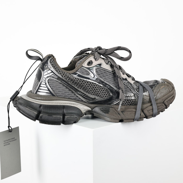 Balenciaga Worn-Out 3XL Sneakers in Barcelona