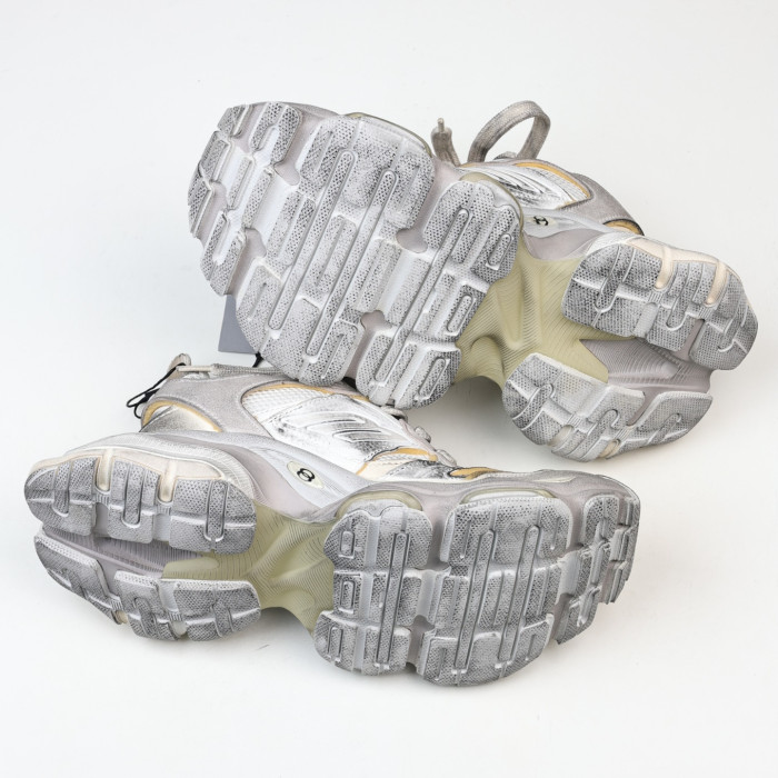 Balenciaga Cargo sneakers in a worn-out white and grey