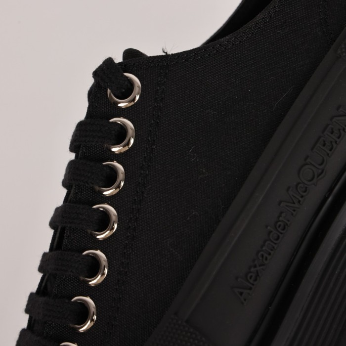 Alexande* McQuee* Wmns Tread Slick Lace Up 'Black'