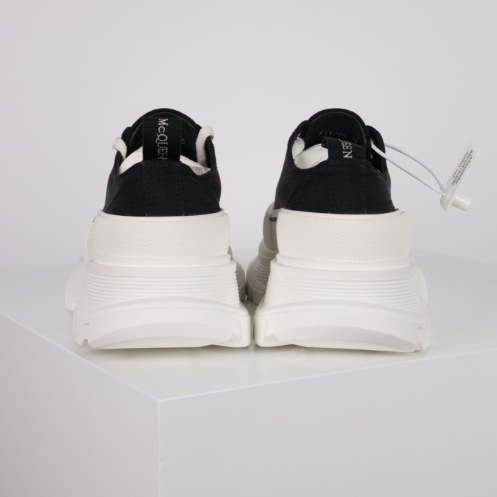 Alexande* McQuee* Tread Slick Low Lace Up Black White