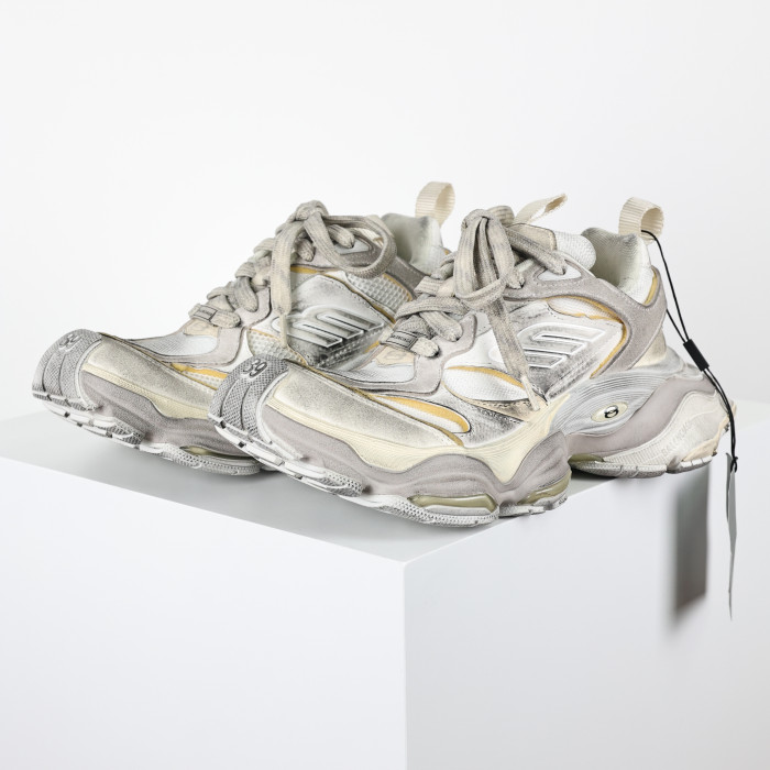 Balenciaga Cargo sneakers in a worn-out white and grey