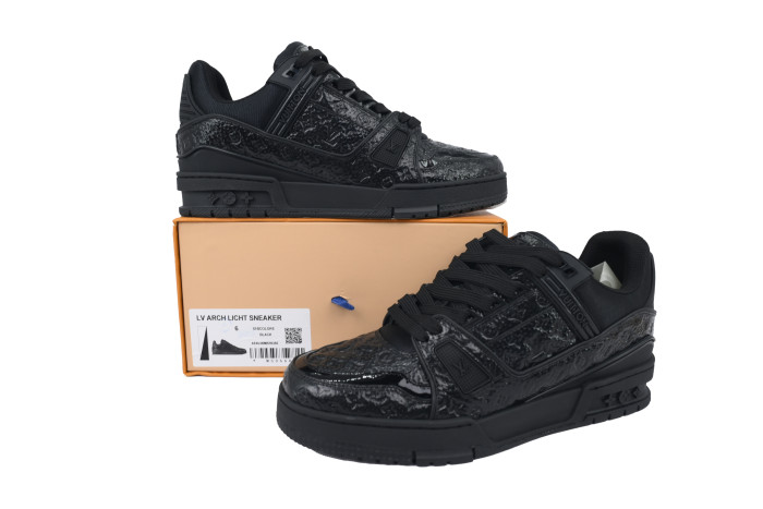 Lou1s Vuitt0n Trainer Black Lychee Patent Leather