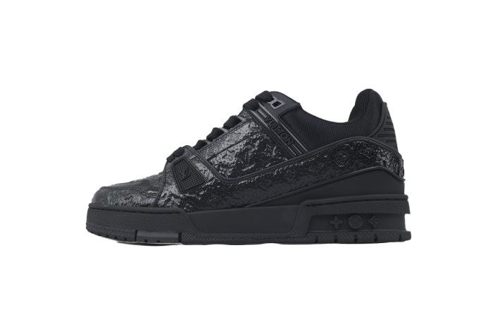 Lou1s Vuitt0n Trainer Black Lychee Patent Leather