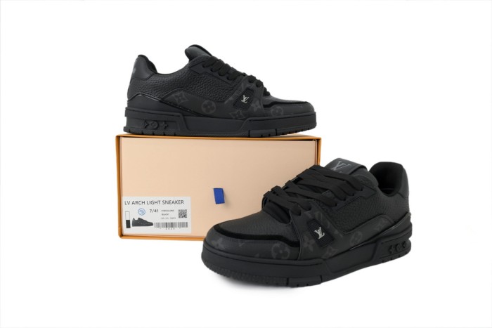Louis Vuitton Trainer Sneaker(NFC Chip Edition)Black Monogram