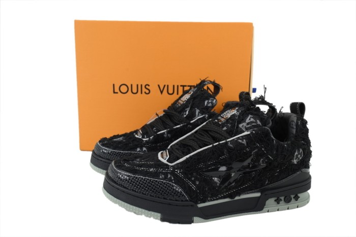 Lou1s Vuitt0n Skate Plum Blossom Drill in Black