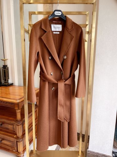 M*AX.....Double-breasted cashmere coat