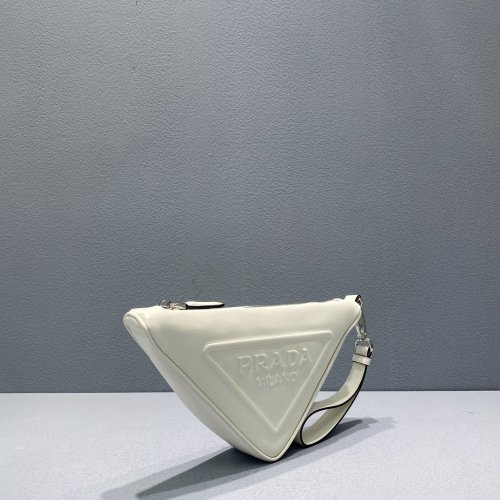 Pr*ad* New triangle handbag  6746