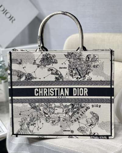 D*R  M1286  Black and white constellation embroidered handbag collection
