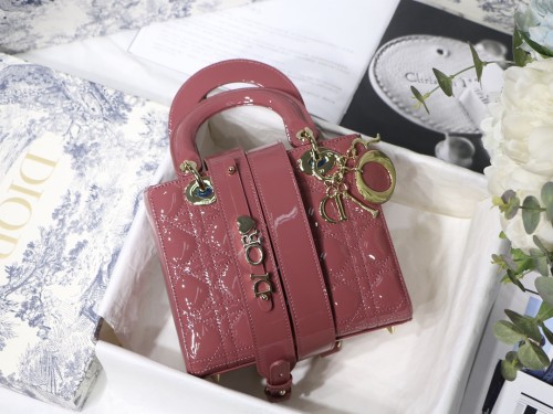 D*R  M8001  ABC handbag