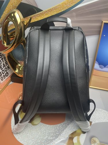 L*V Backpack M30230