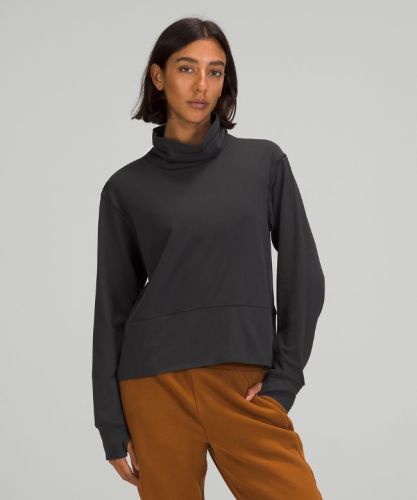 Ready to Rulu Pullover