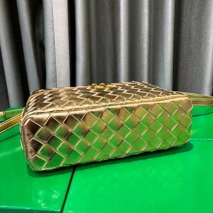 Cowhile Leather Woven Box Bag