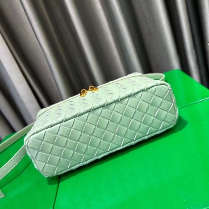 Cowhile Leather Woven Box Bag