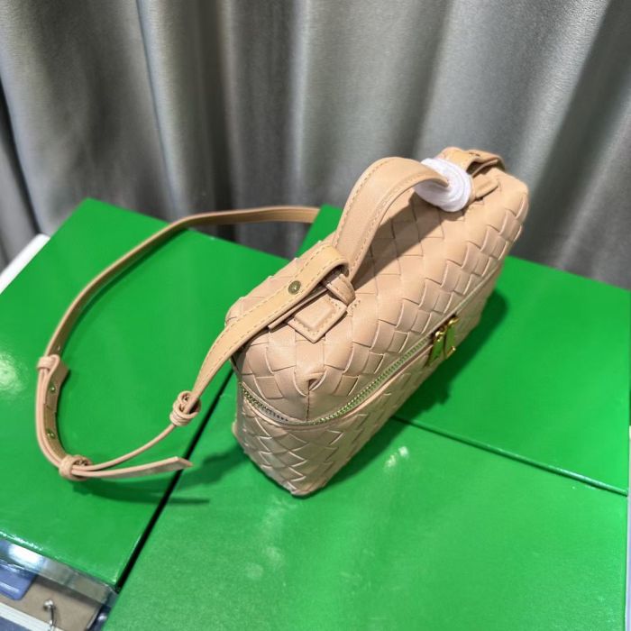 Cowhile Leather Woven Box Bag