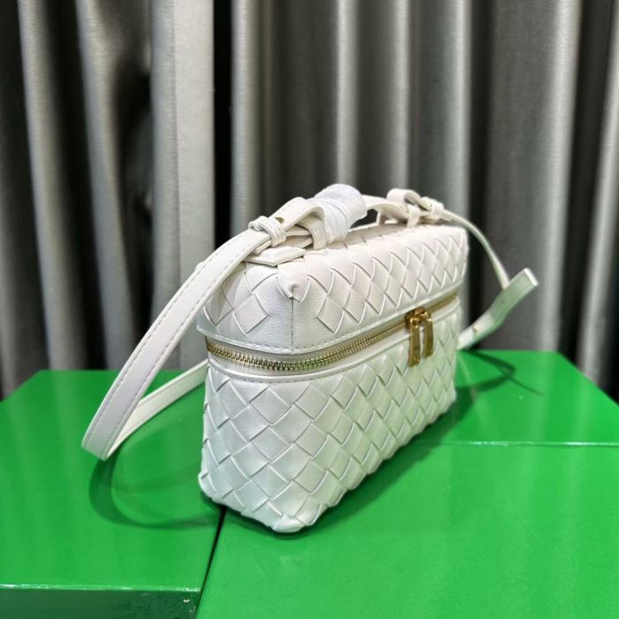 Cowhile Leather Woven Box Bag