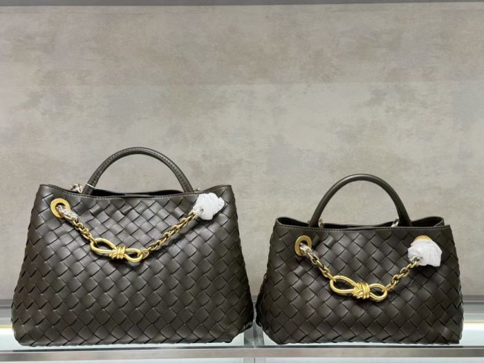 Woven Cowhile Leather Chain Shoulder Bag