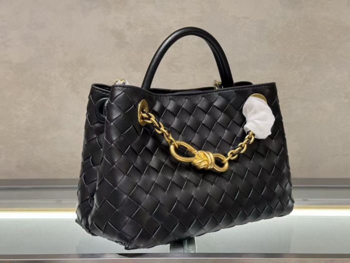 Woven Cowhile Leather Chain Shoulder Bag