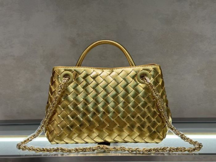 Woven Cowhile Leather Chain Shoulder Bag