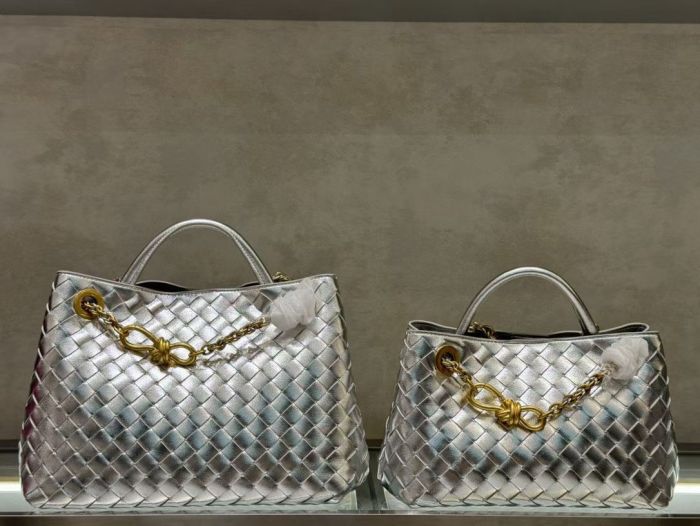 Woven Cowhile Leather Chain Shoulder Bag