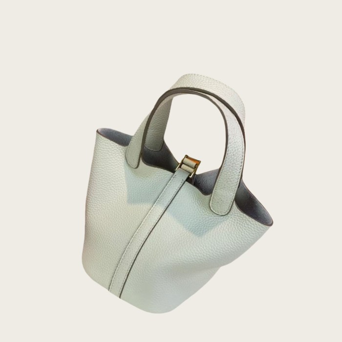 Genuine Togo Calfskin Leather Bucket Bag Designer Picotin Tote Bag with A Leather Horse Keychain 1 Sillk Scarf
