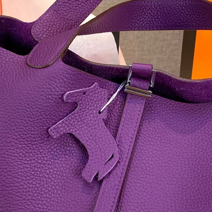 Genuine Togo Calfskin Leather Bucket Bag Designer Picotin Tote Bag with A Leather Horse Keychain 1 Sillk Scarf