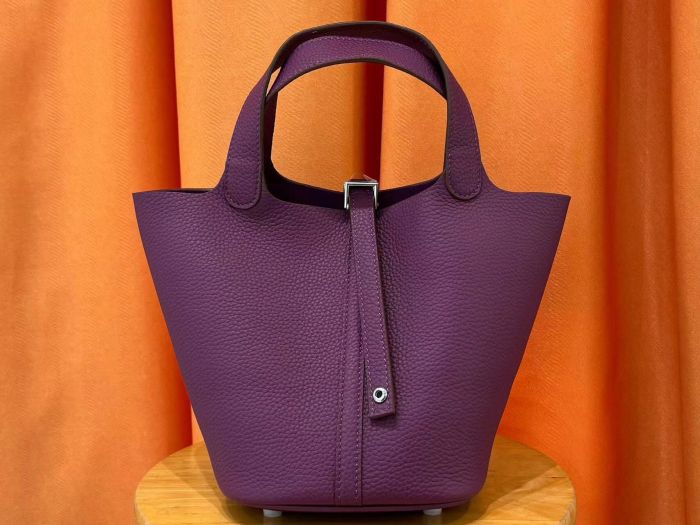 Genuine Togo Calfskin Leather Bucket Bag Designer Picotin Tote Bag with A Leather Horse Keychain 1 Sillk Scarf