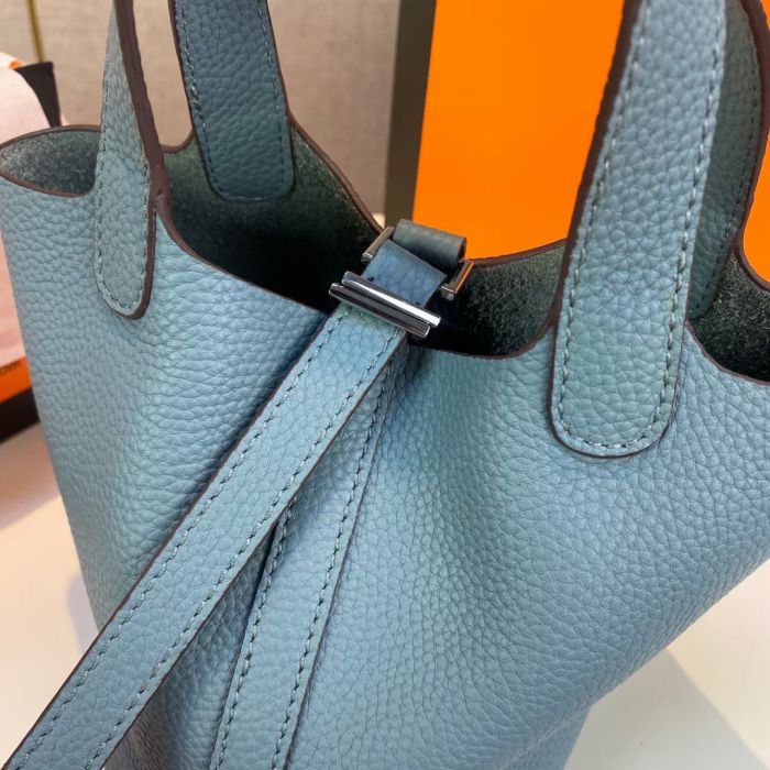 Genuine Togo Calfskin Leather Bucket Bag Designer Picotin Tote Bag with A Leather Horse Keychain 1 Sillk Scarf