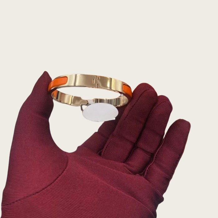 Narrow H Bracelet