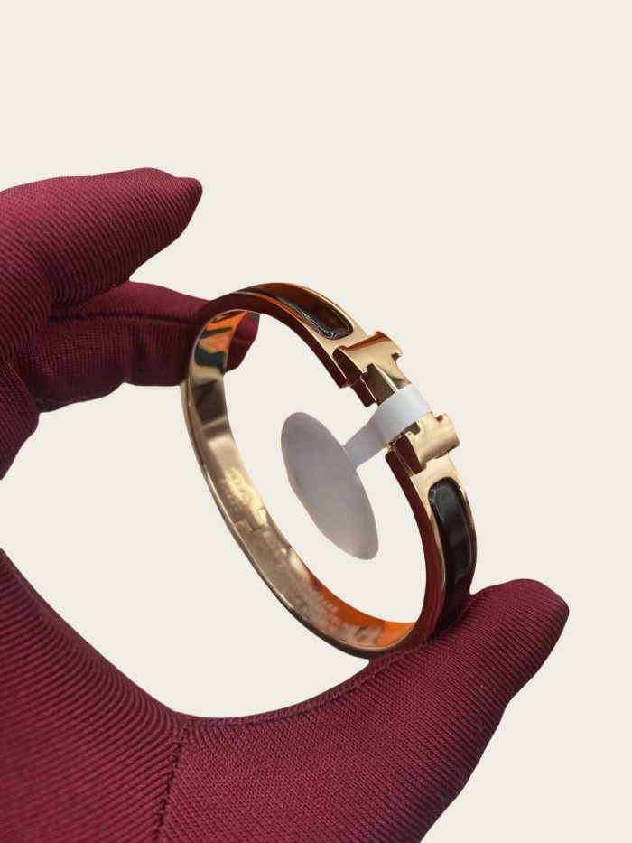 Narrow H Bracelet