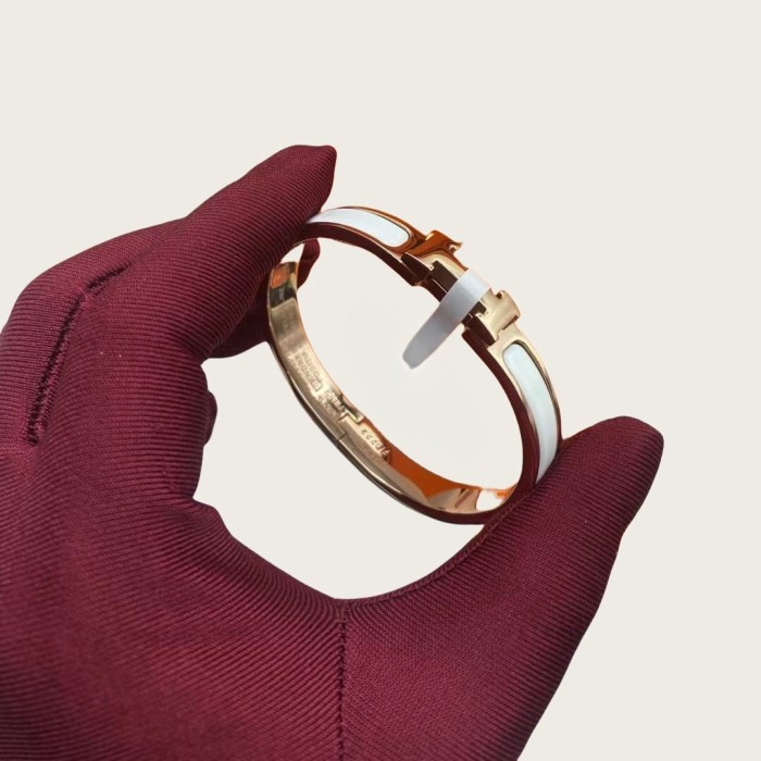 Narrow H Bracelet