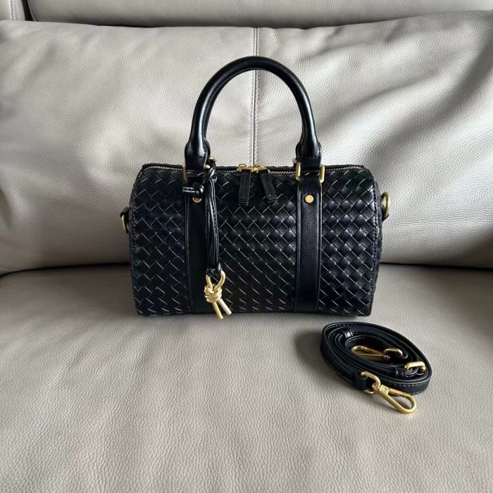 New Leather Woven Pillow Bag